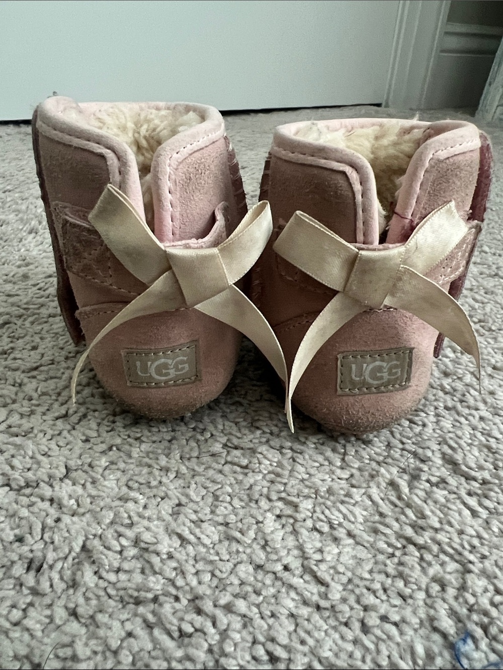 Ugg Jesse Bow II - Baby Pink Suede wool Lined Booties 12mon